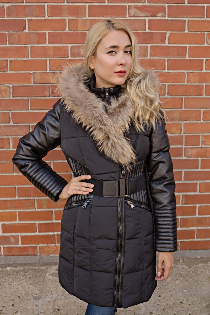 Gia Diamond Trail coat with a natural fur collar - black - Mega Vente